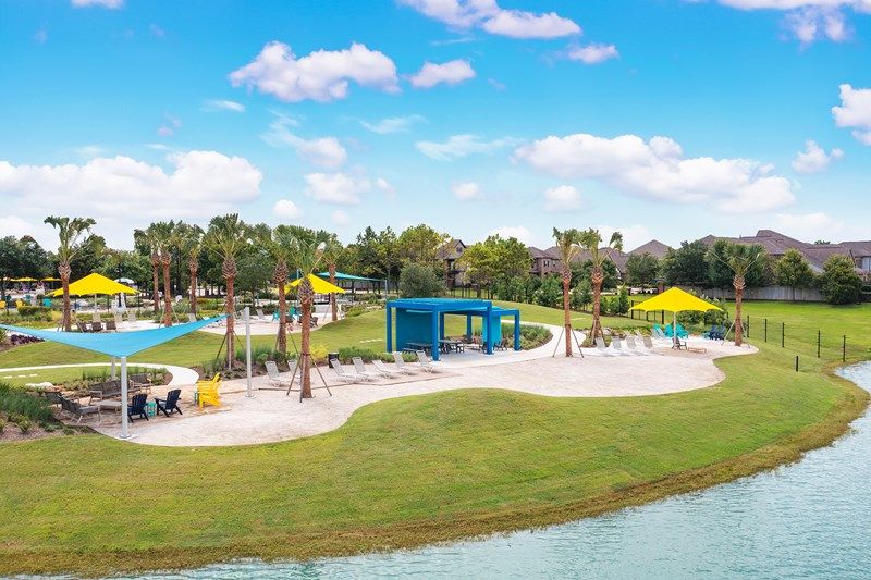 Sienna 42' Amenities