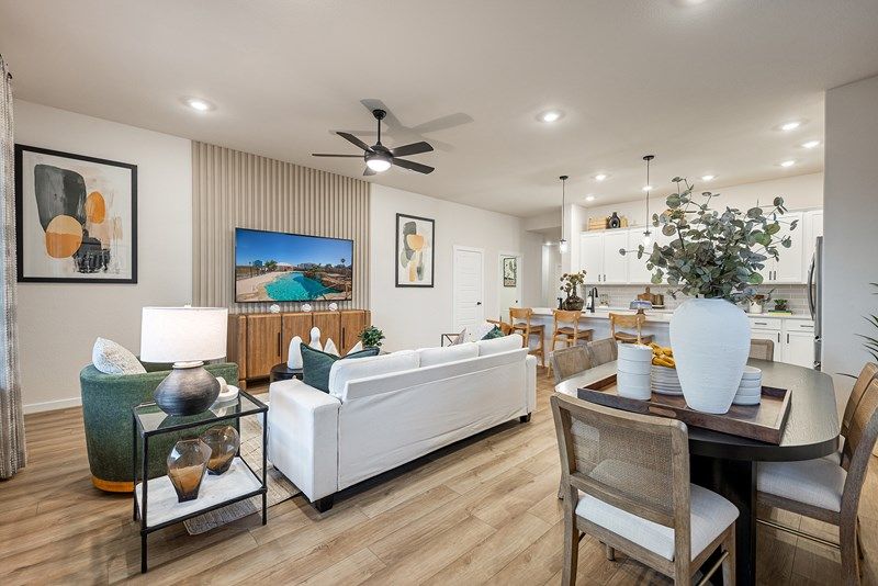 The Poppy - Family Room