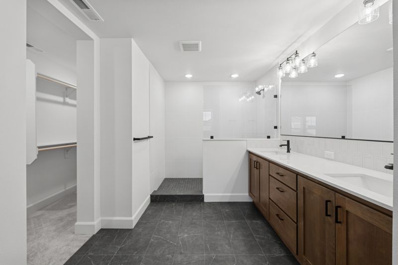 Owner's Bath