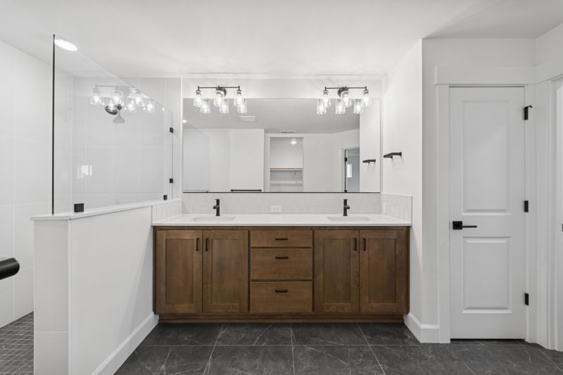 Owner's Bath