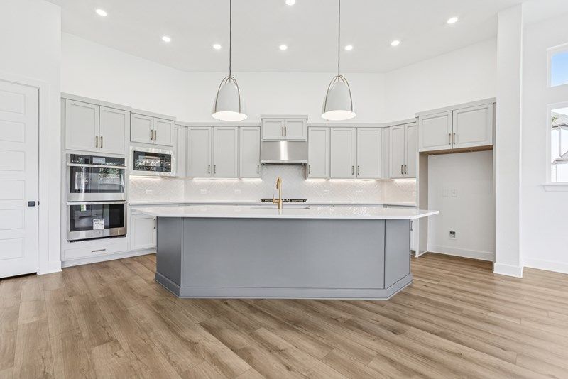 The Flower Mound - Kitchen