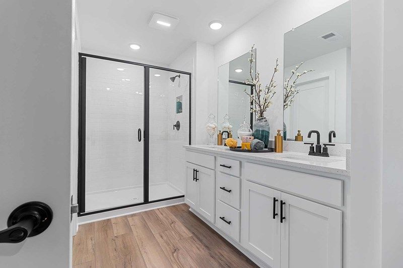 Grandview Terrace - Owner's Bath