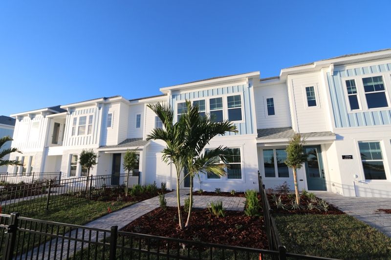 Emerald Landing at Waterside at Lakewood Ranch – Towns por David Weekley Homes en Sarasota-Bradenton Florida