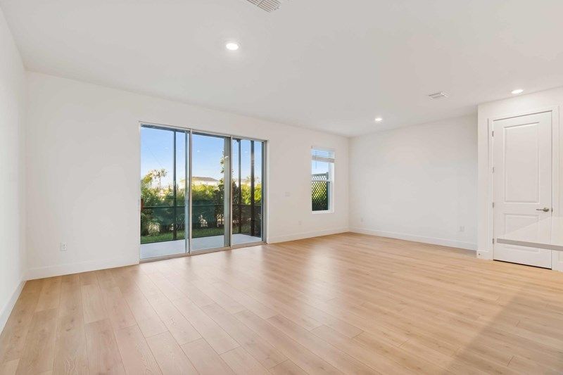 The Magbee II - Family Room