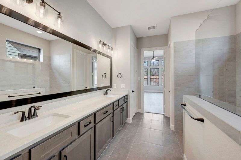 Owner's Bath
