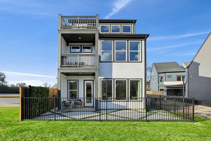 The Gavin - Exterior Rear