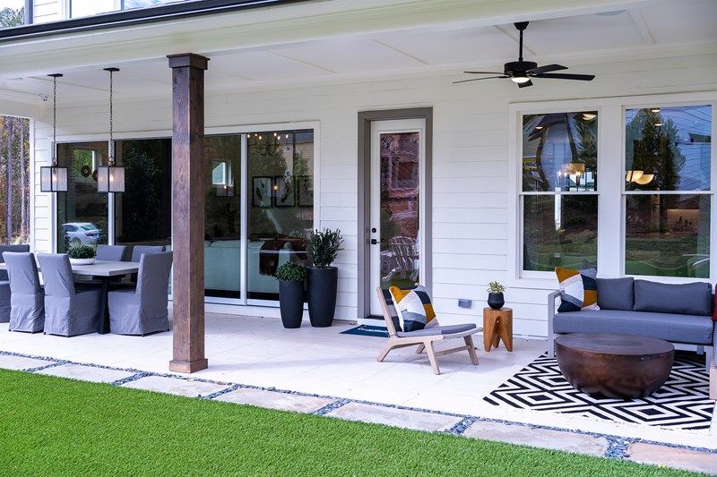 The Cobbstone - Back Patio