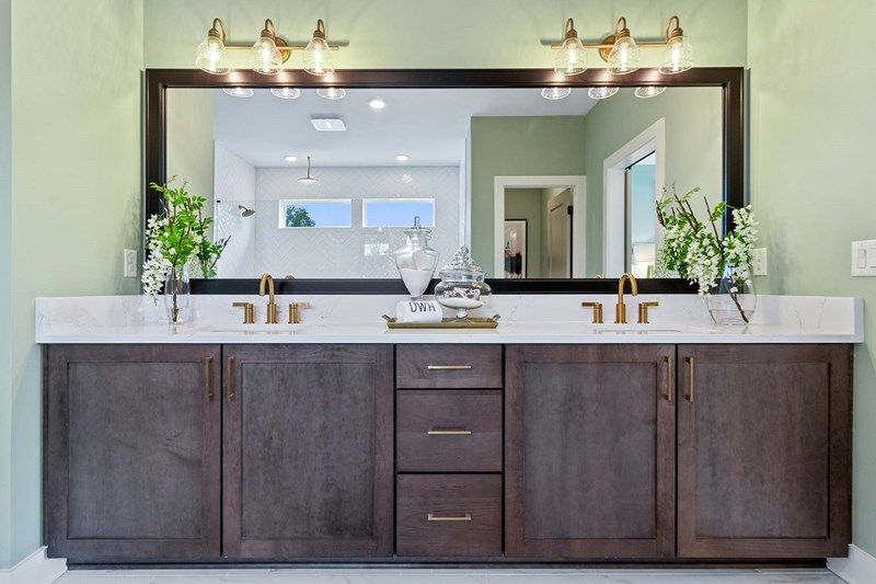 The Wynstone - Owner's Bath