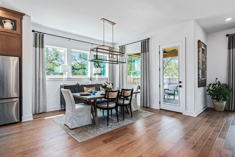The Paisely - Dining Room