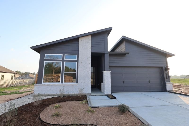 Columbus - Colton 45' Homesites: Montgomery, Texas - David Weekley Homes