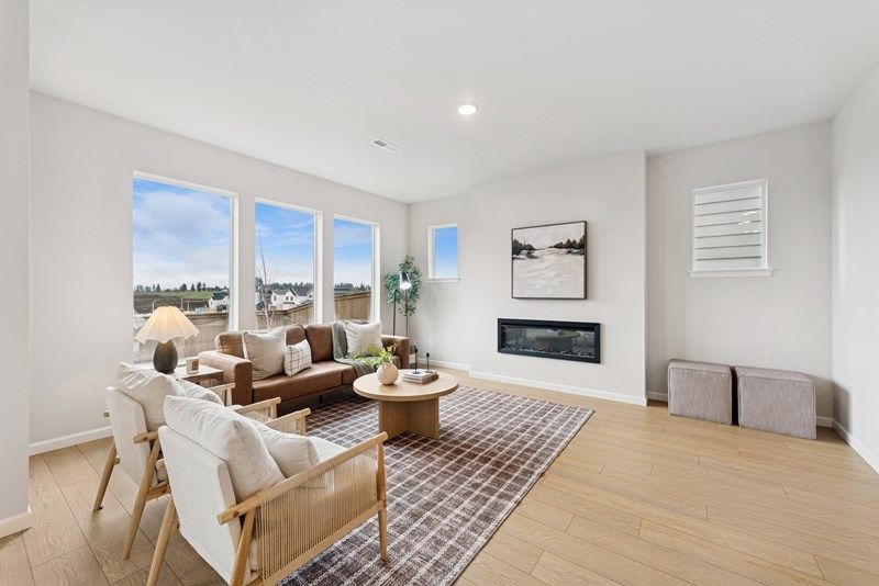 The Bridlemile - Family Room