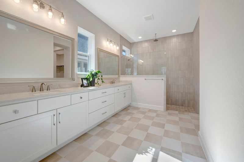 Owner's Bath