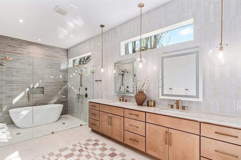 Central Living - Urban Quick Move-in Homes - Owner's Bath