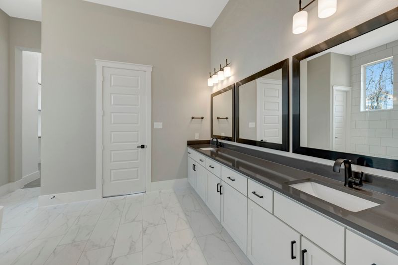Owner's Bath