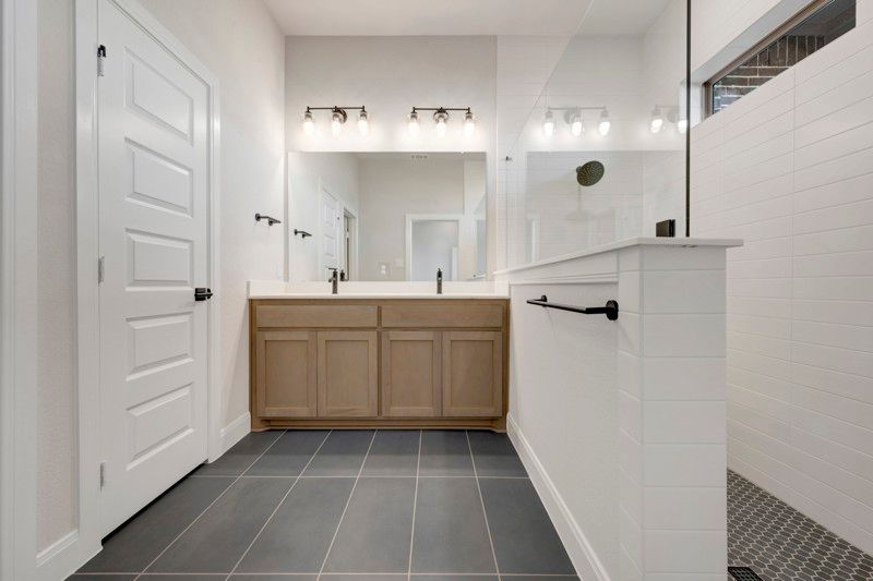 Owner's Bath