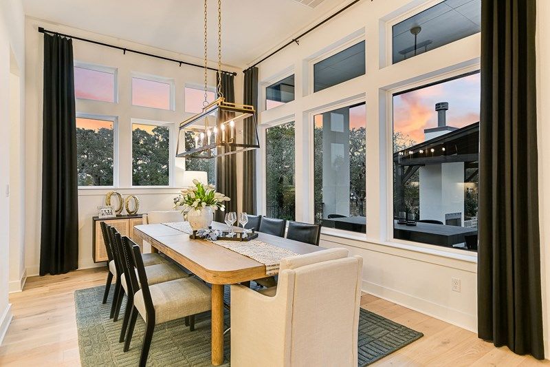 The Delgado - Dining