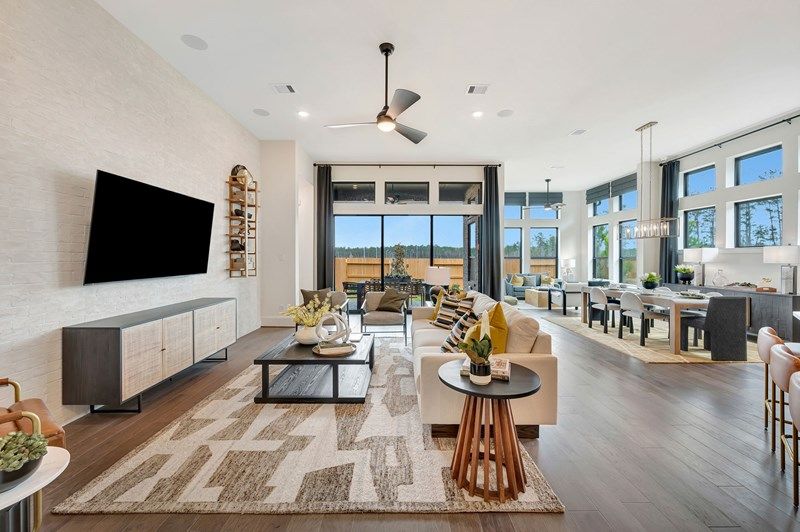 The Begonia - Family Room