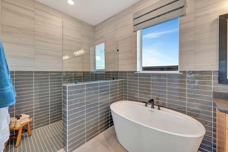 The Begonia - Owner's Bath