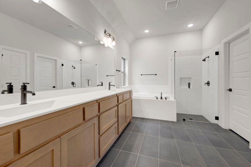 Owner's Bath