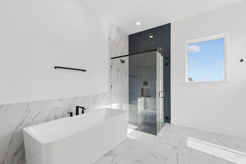 The McClure - Owner's Bath
