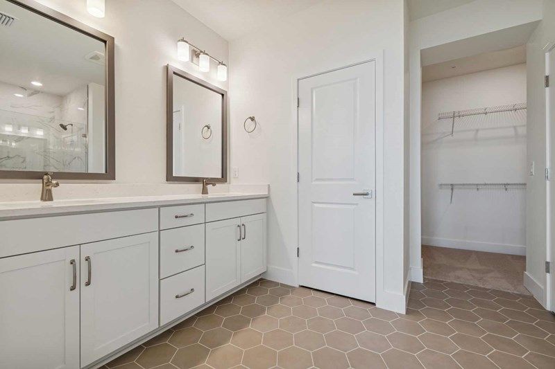 The Waterway - Owner's Bath