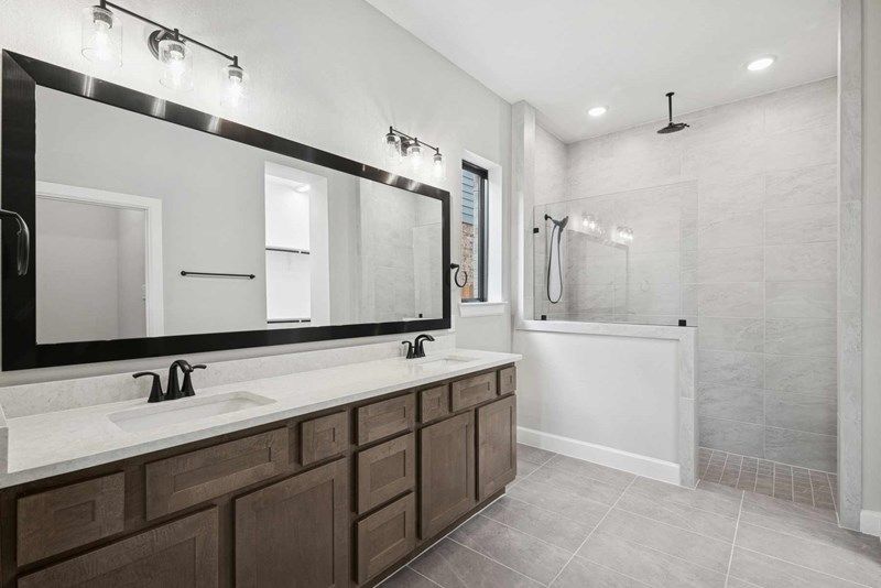 The Sedona - Owner's Bath