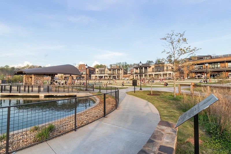 Nearby Shopping, Dining and Entertainment