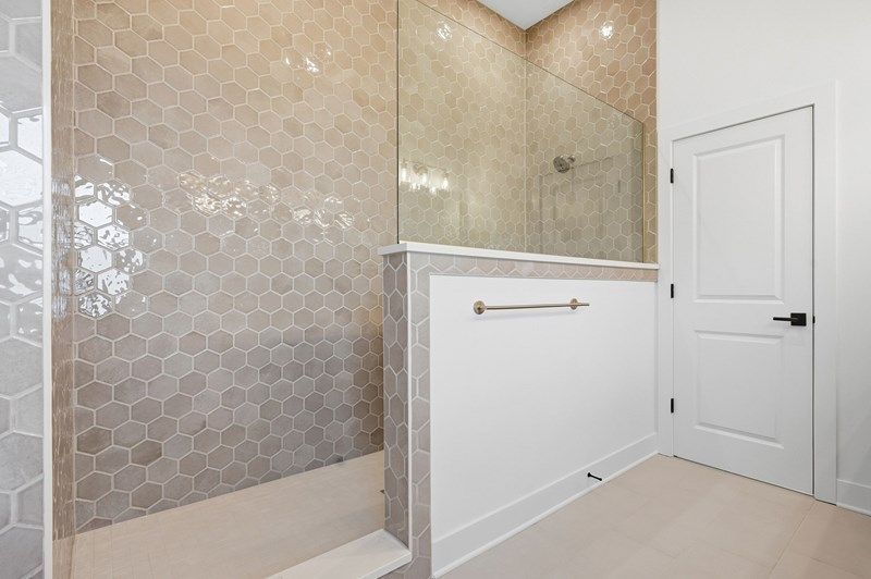 The Landram - Owner's Bath