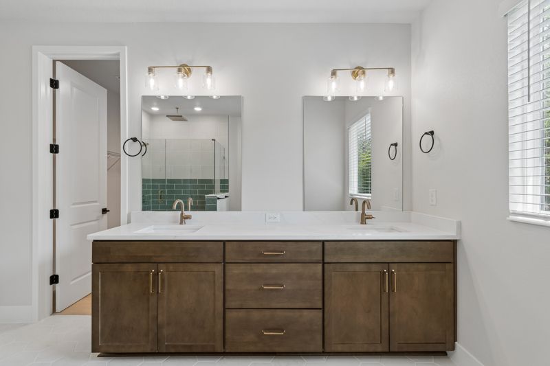 Owner's Bath