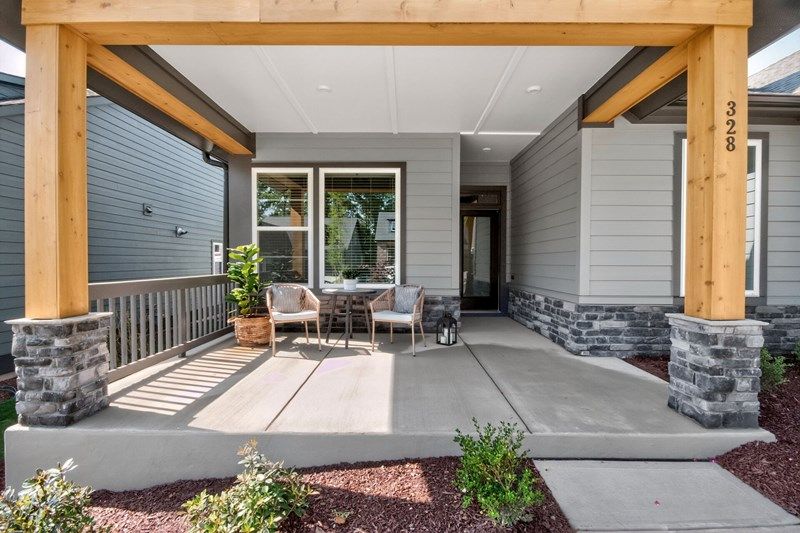 The Glenwood - Porch