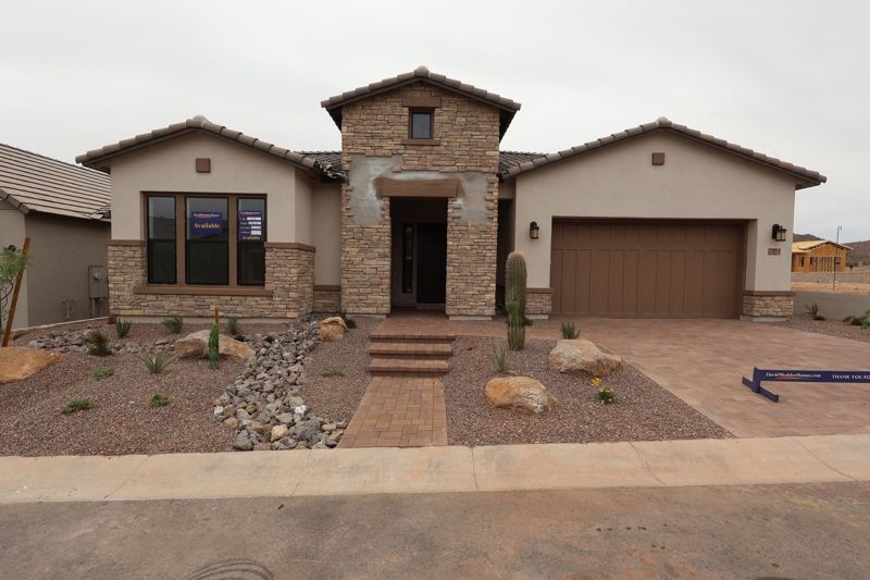 21671 W Devonshire Avenue (Montura)