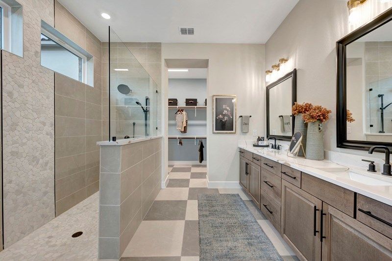 The Brandsville - Owner's Bath