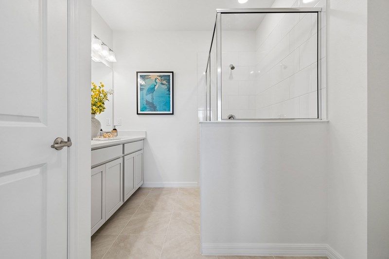 The Creekbend - Owner's Bath