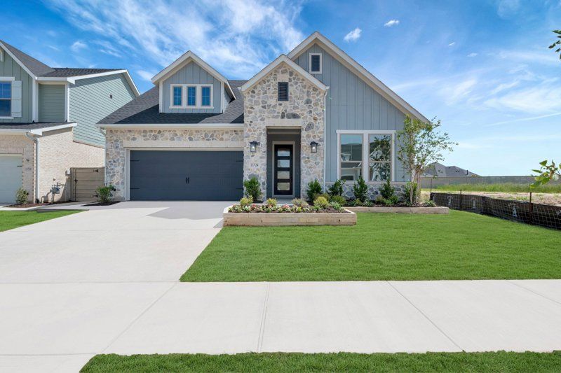 Raddington - Treeline: Justin, Texas - David Weekley Homes