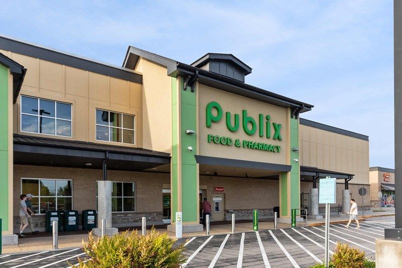 Close to Publix Shopping Center