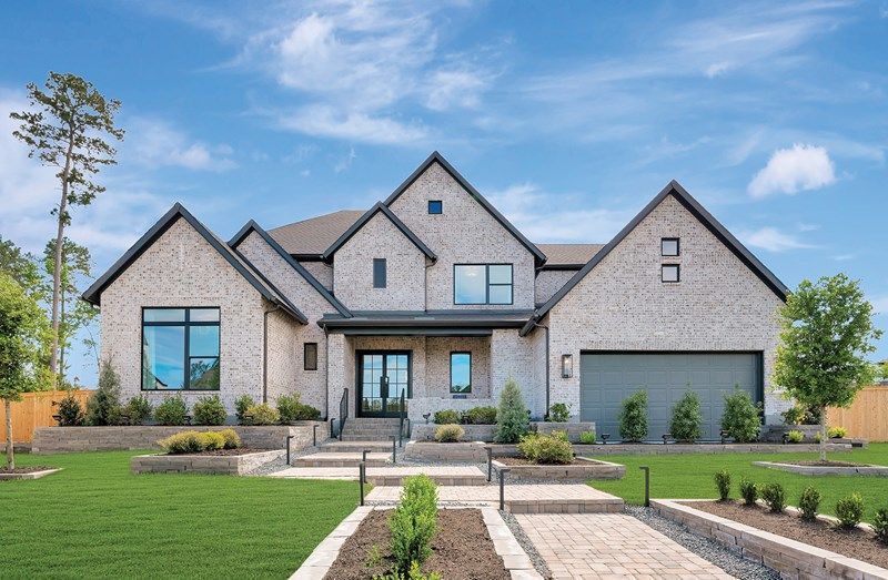 The Mendoza - Exterior Front