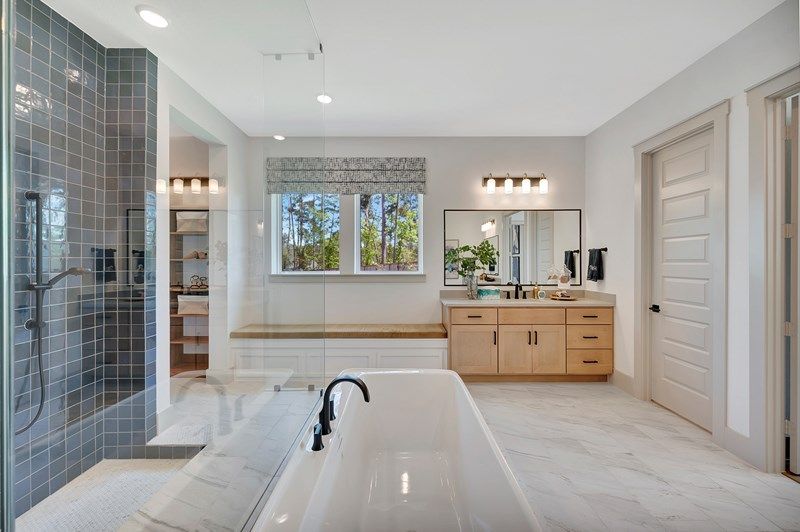 The Mendoza - Owner's Bath