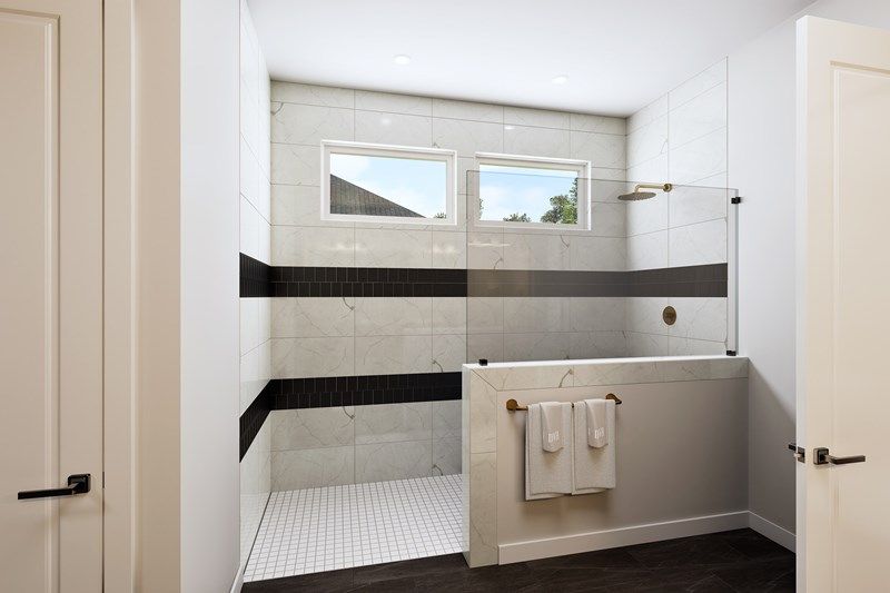 The Bullock - Owner's Bath