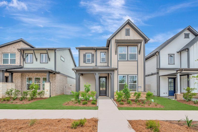 Gunderson - Two Step Farm - Cottages Row Collection: Montgomery, Texas - David Weekley Homes