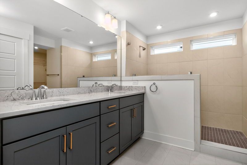 Owner's Bath