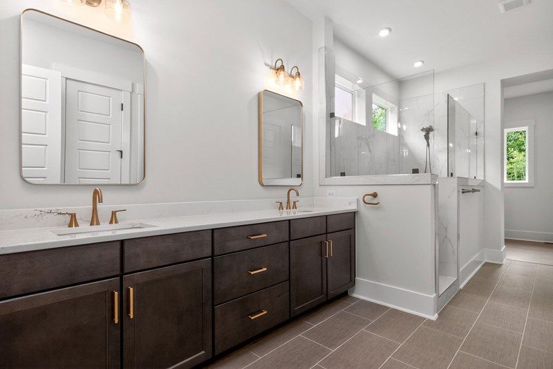 The Hillbrook - Owner's Bath