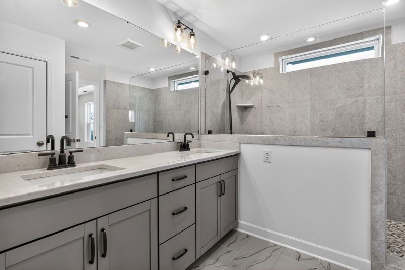Owner's Bath