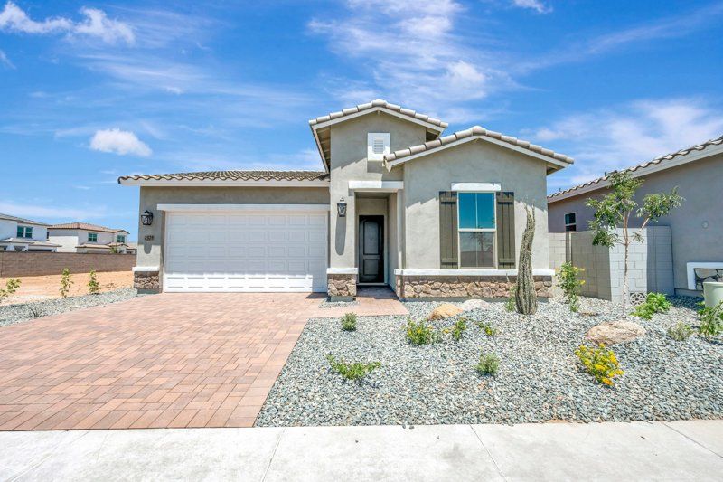 2928 E Manzanilla Ave (Muscat)