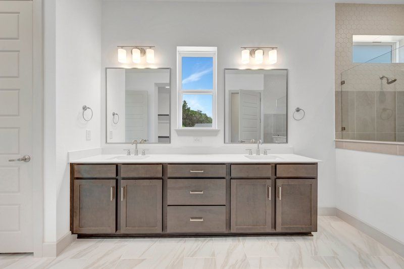 Owner's Bath