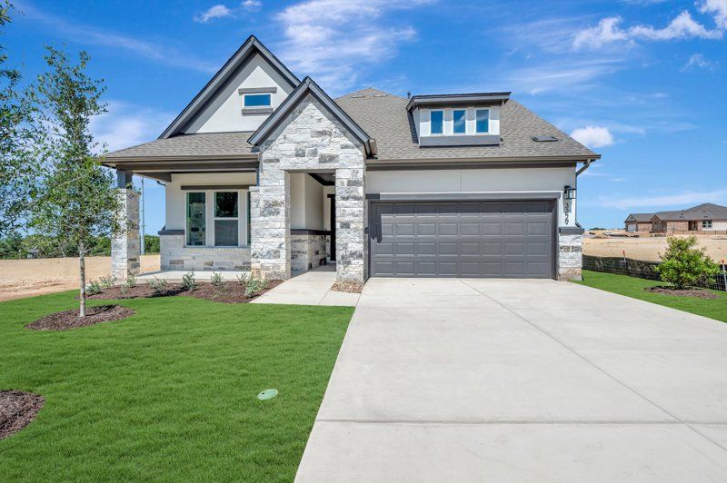 Broxton - Kissing Tree – Spruce Series: San Marcos, Texas - David Weekley Homes