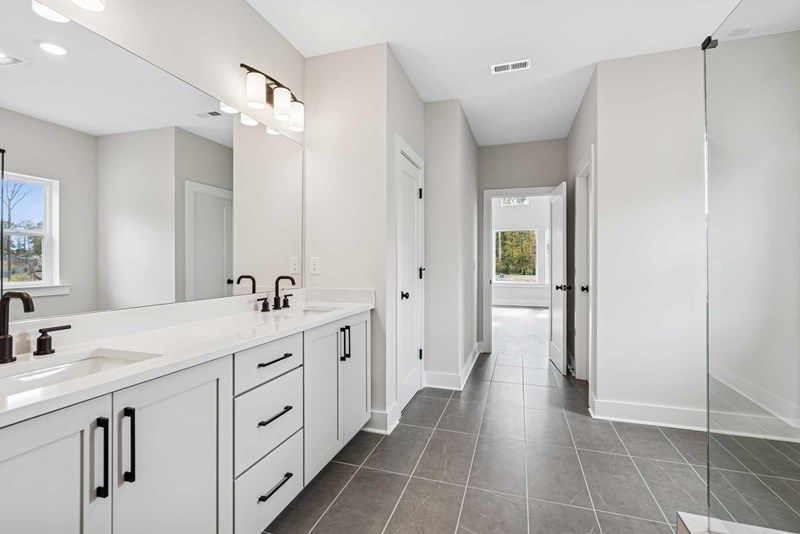 The Cantwell - Owner's Bath