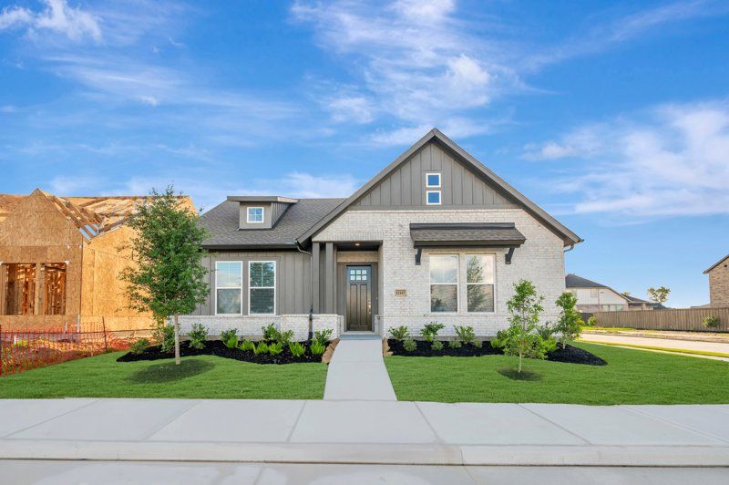 Ballinger - Riceland - Enclave Row Collection: Mont Belvieu, Texas - David Weekley Homes