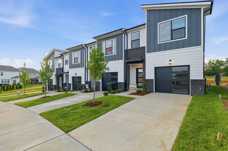 Nexus Townhomes - Gallatin, TN
