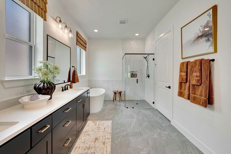 The Cassandra - Owner's Bath