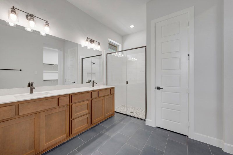 Owner's Bath